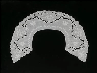 Полный кусок воротник кружева